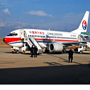 成都航空运输航空快运业稳步发展的原因是什么？